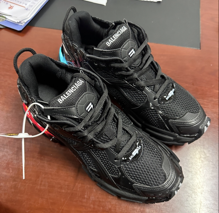 Balenciaga Runner led