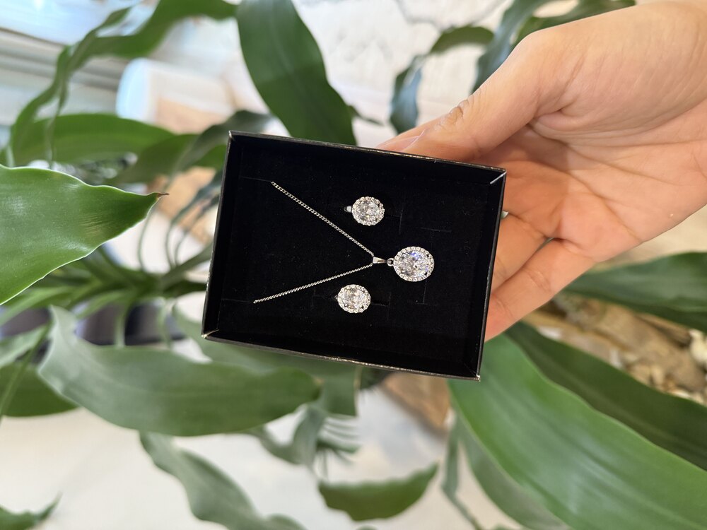 Özel seri gümüş renk kolye küpe set 