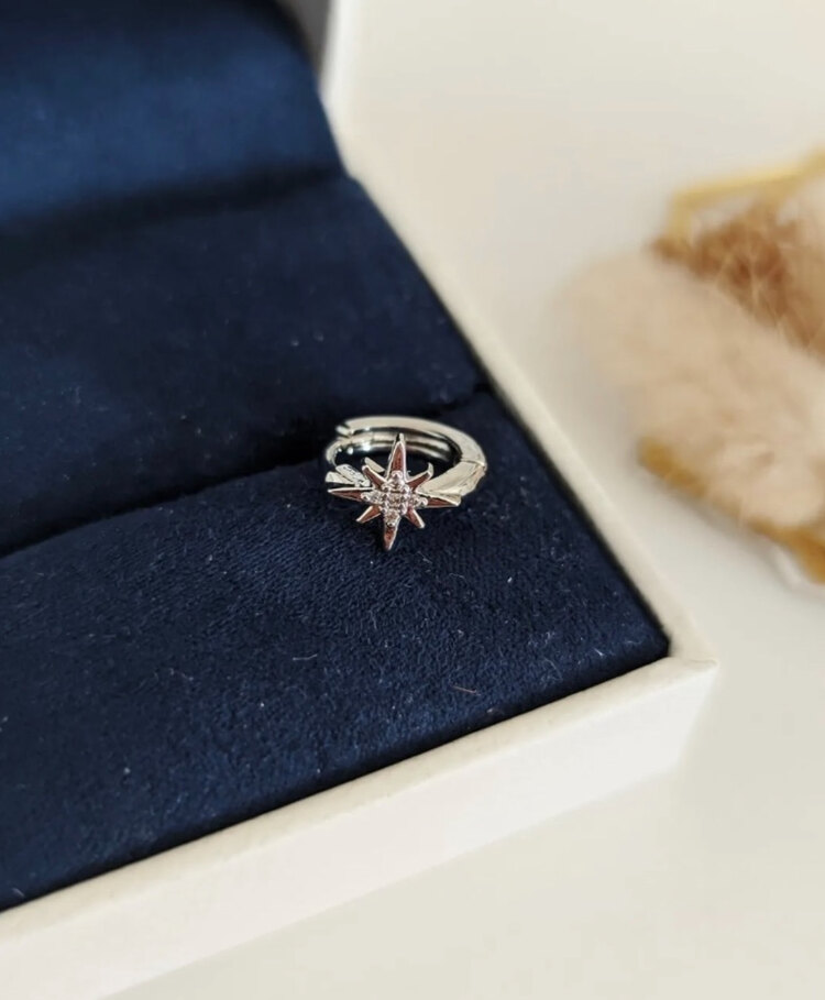 Kuzey yıldızı halka piercing