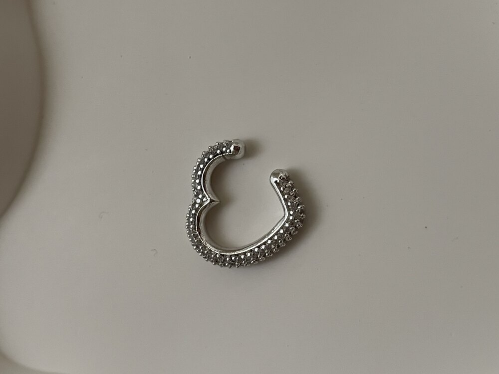 Kalp taşlı earcuff