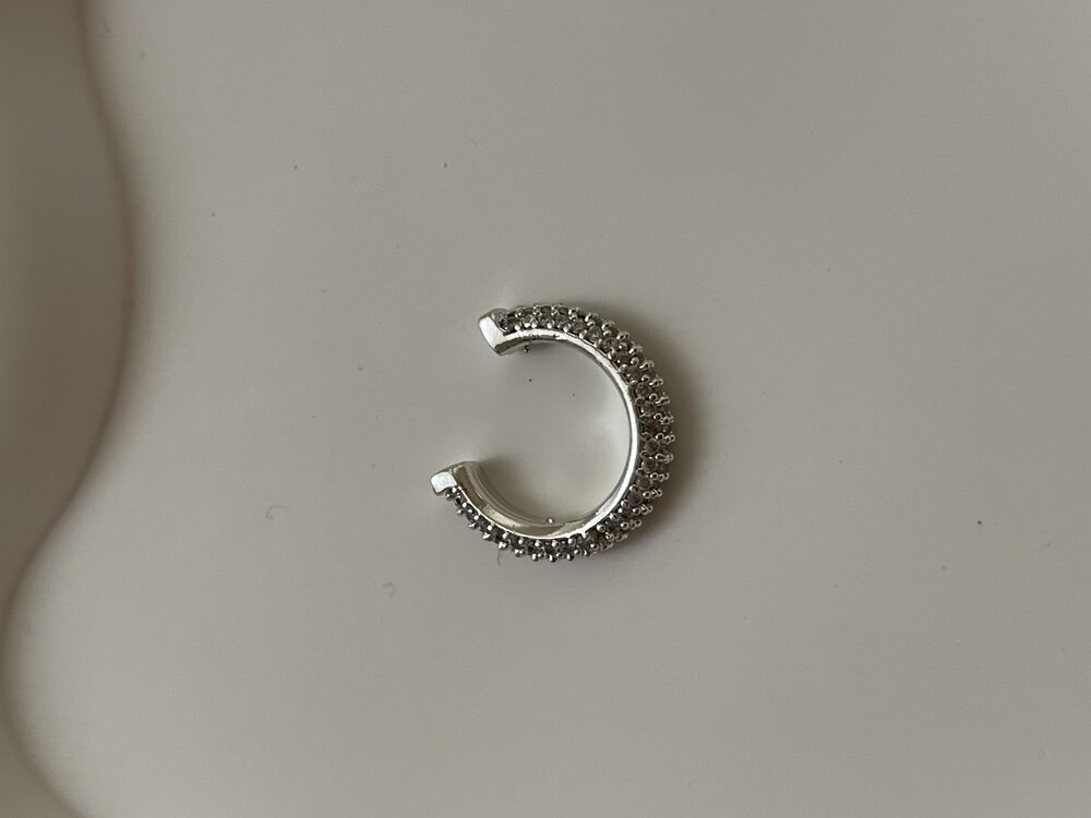 Yuvarlak taşlı earcuff 