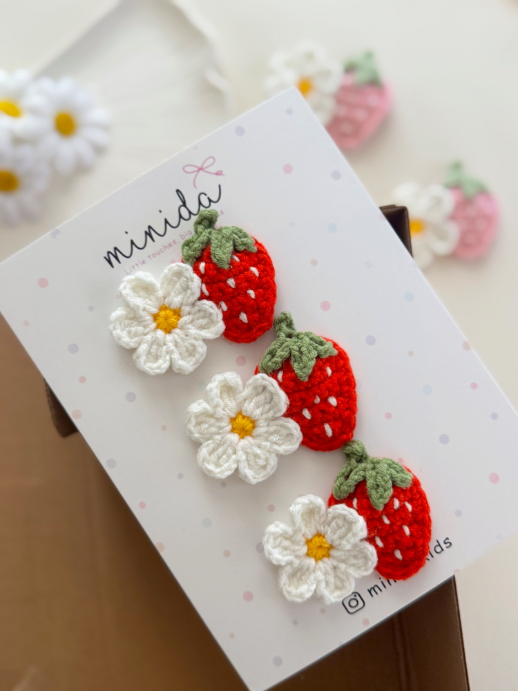 Kırmızı çilek papatyalı toka