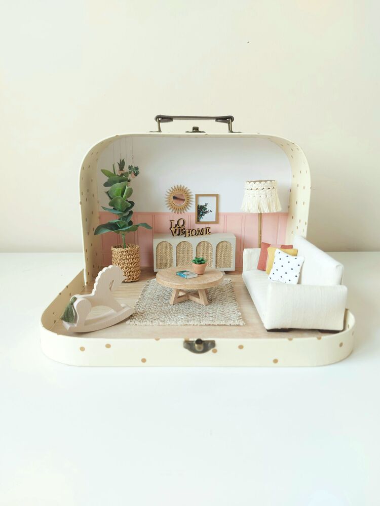 Minidom Travel Dollhouse Living Room