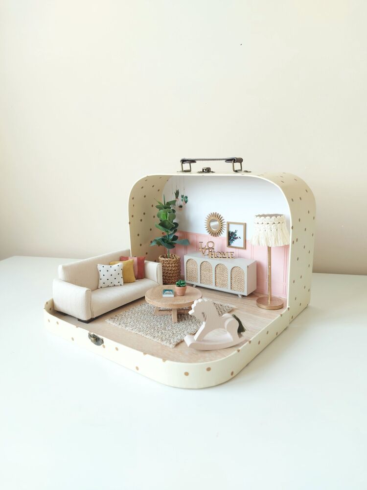 Minidom Travel Dollhouse Living Room