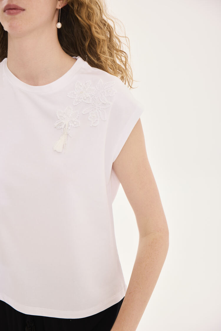 MOYA Flower T-shirt