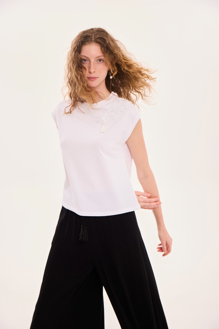 MOYA Flower T-Shirt