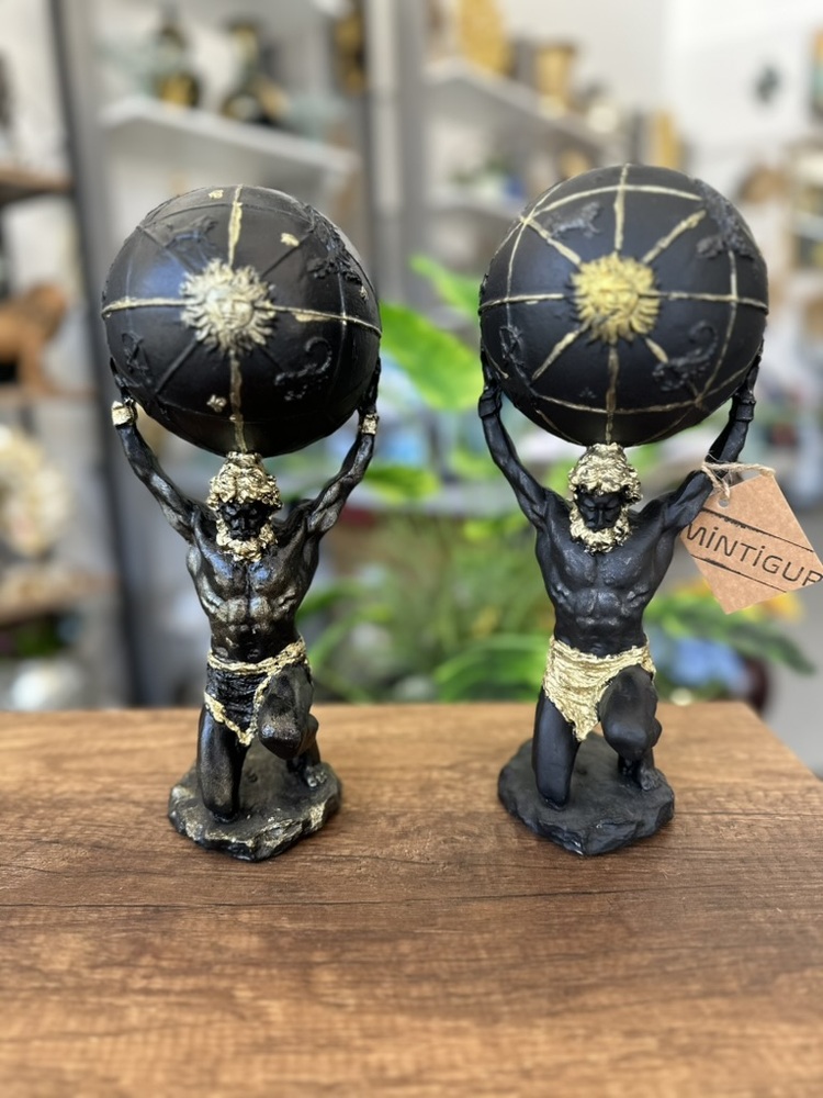 DÜNYA TAŞIYAN ATLAS PARLAK