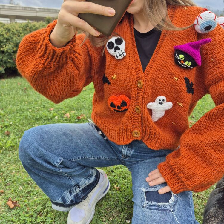 Kiremit Rengi Halloween Hırka – MIRMIKA Tarzı Biraz Kaos, Bolca Konfor! ⬛