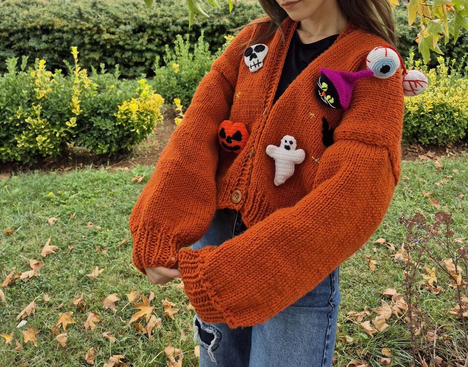 Kiremit Rengi Halloween Hırka – MIRMIKA Tarzı Biraz Kaos, Bolca Konfor! ⬛