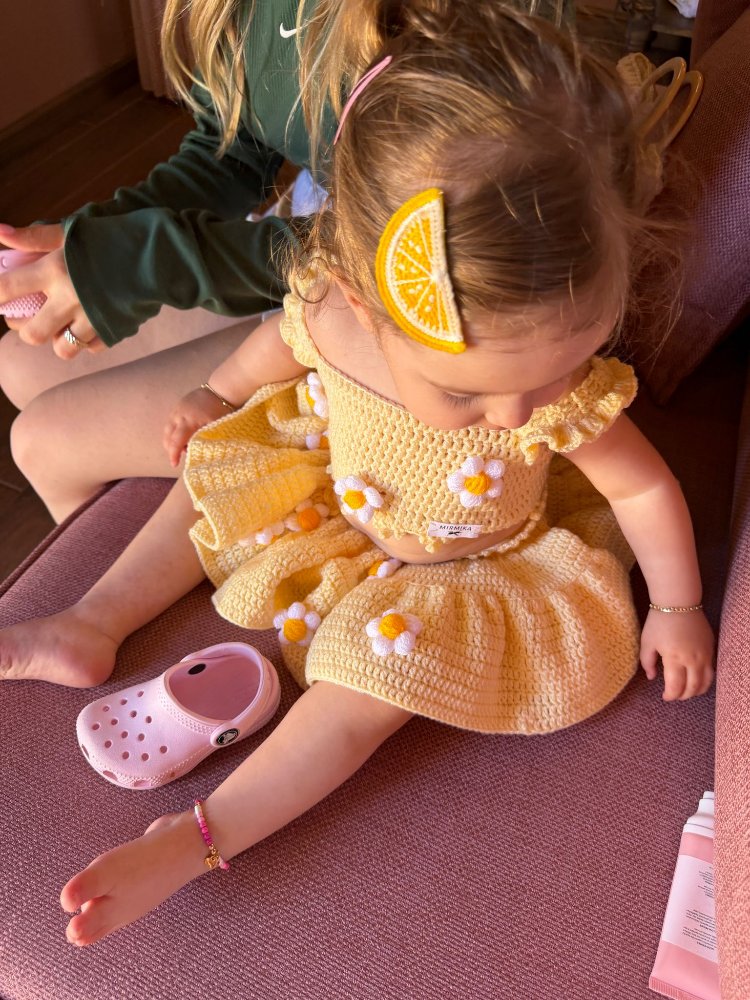 'Mira' Papatyalı Tığ İşi Bebek Crop-Etek-Şapka Seti