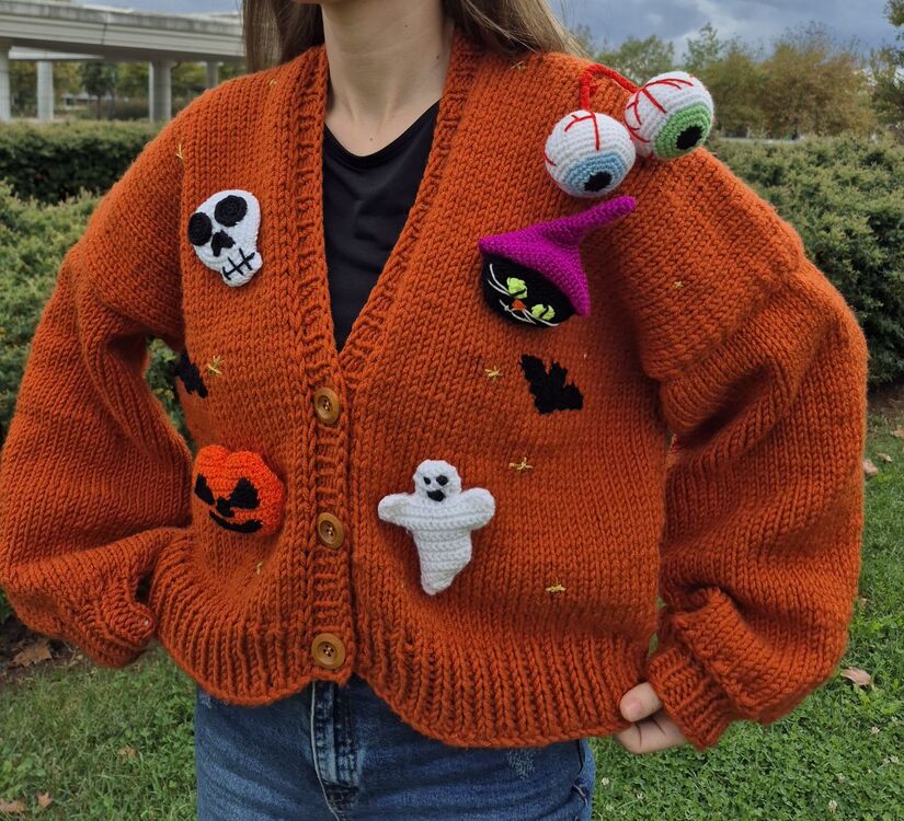Kiremit Rengi Halloween Hırka – MIRMIKA Tarzı Biraz Kaos, Bolca Konfor! ⬛