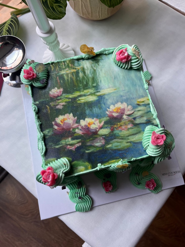 Water Lilies Cake