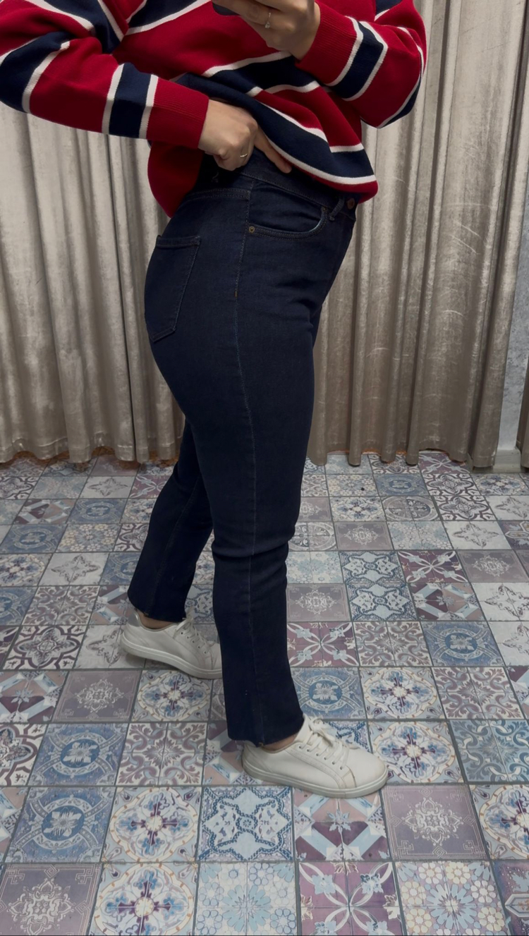 Paçası kesik boy fit jean