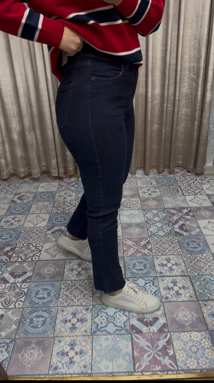 Paçası kesik boy fit jean
