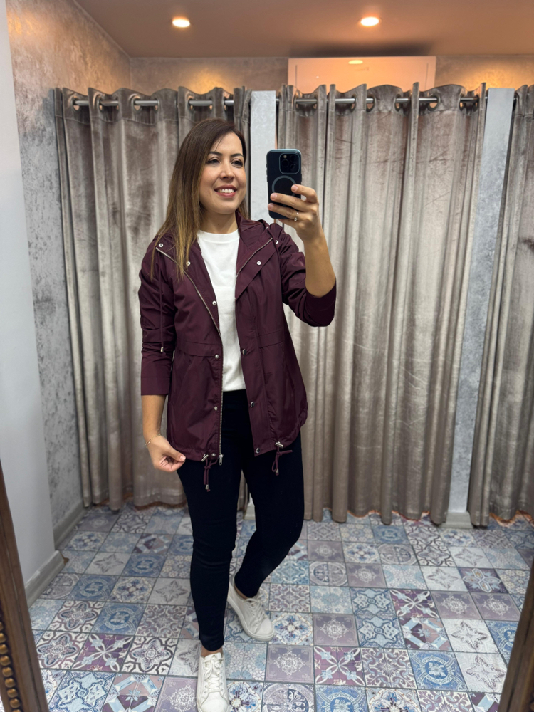 Su geçirmez kapüşonlu yağmurluk 