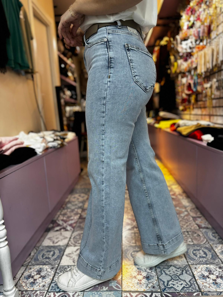 Kemerli önü çimalı kot pantolon