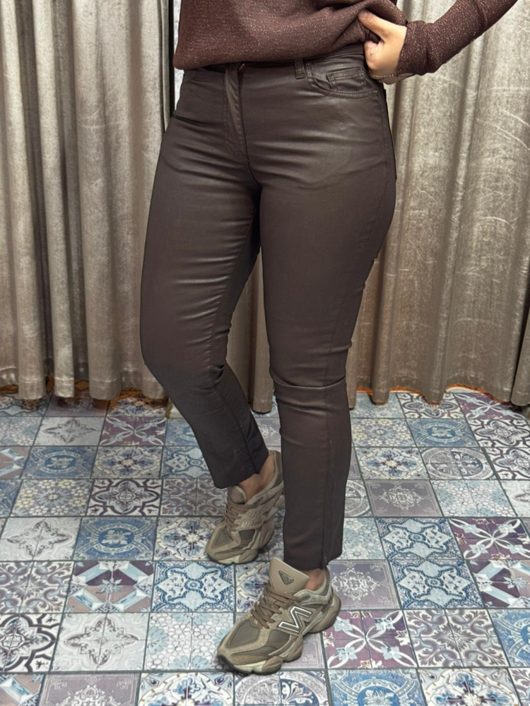 Paçası kesik mumlu boy fit pantolon
