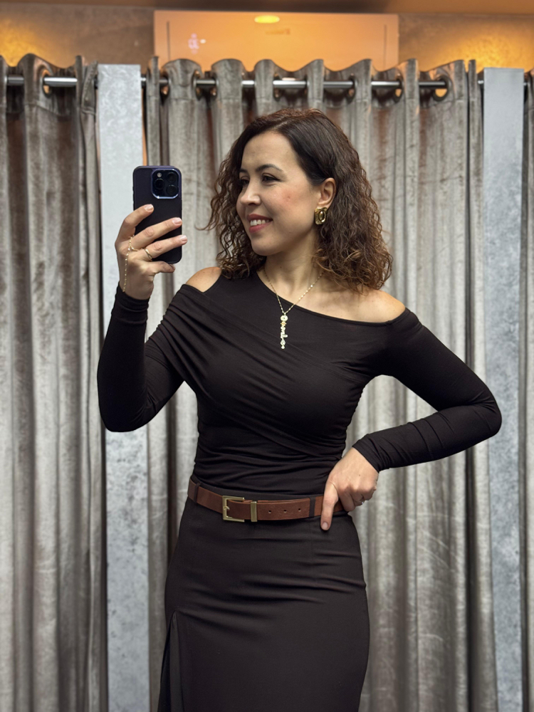 Omuzları dekolteli body