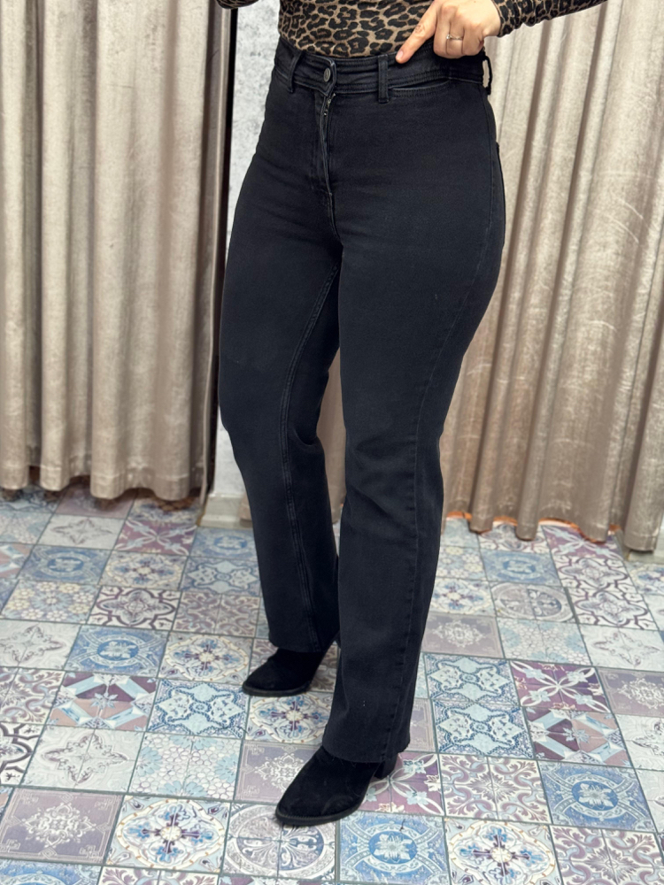 Paçası kesik Wideleg jean