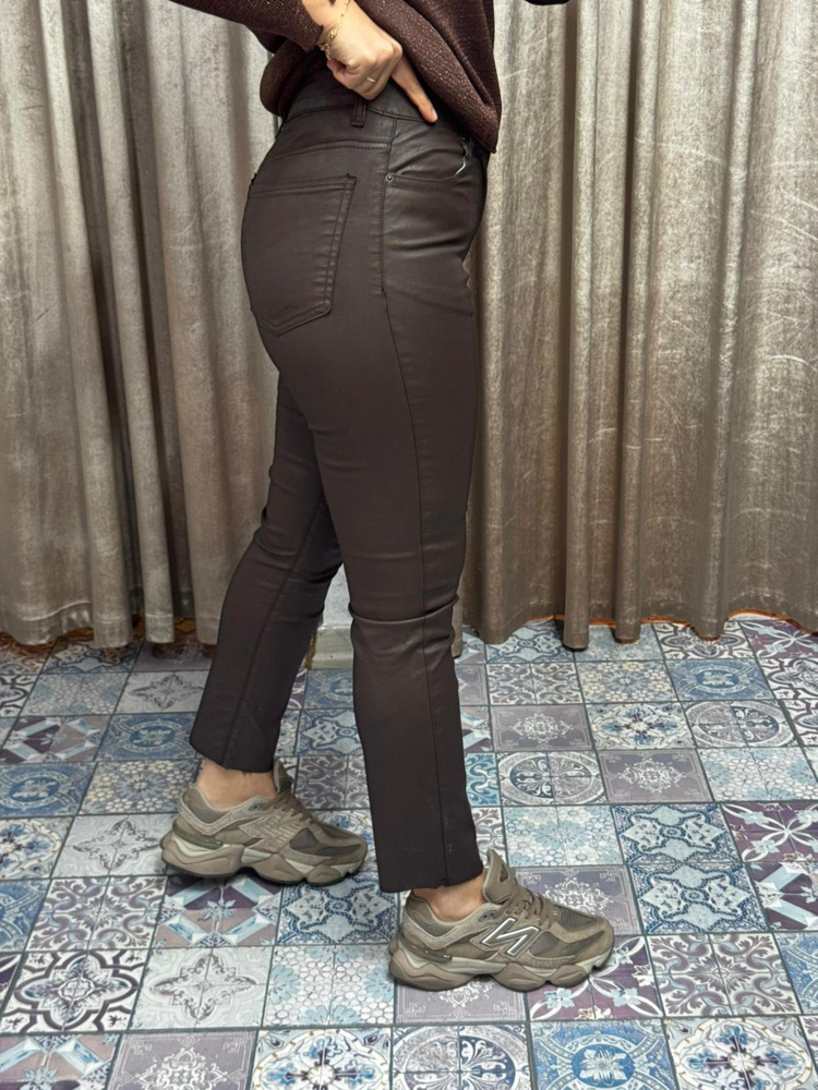 Paçası kesik mumlu boy fit pantolon