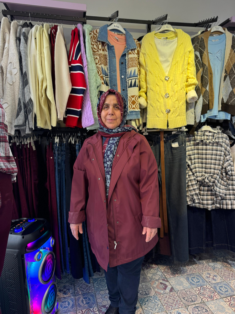 Su ve Rüzgar Geçirmeyen Kapüşonlu Büyük Beden Yağmurluk