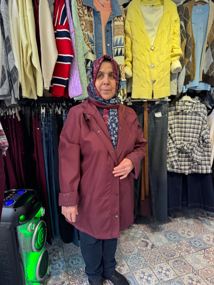 Su ve Rüzgar Geçirmeyen Kapüşonlu Büyük Beden Yağmurluk