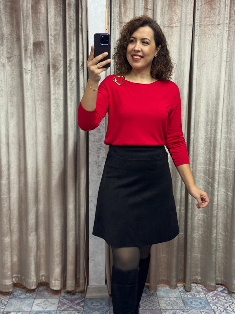 Yaka aksesuarlı triko