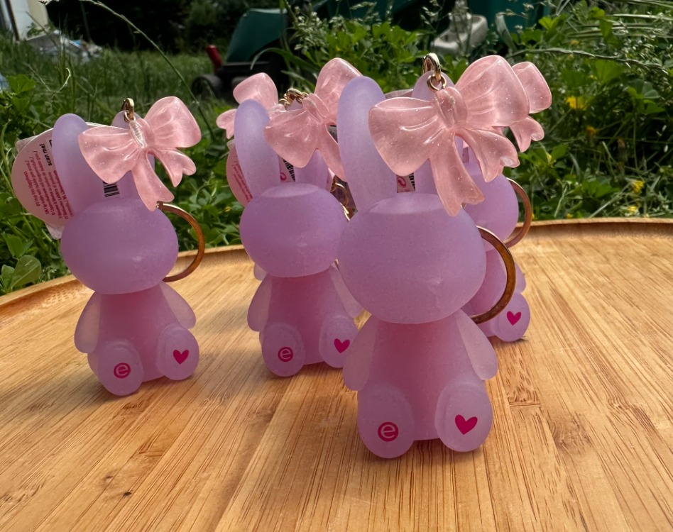 Essence Everybunny Needs Somebunny Lip Balm