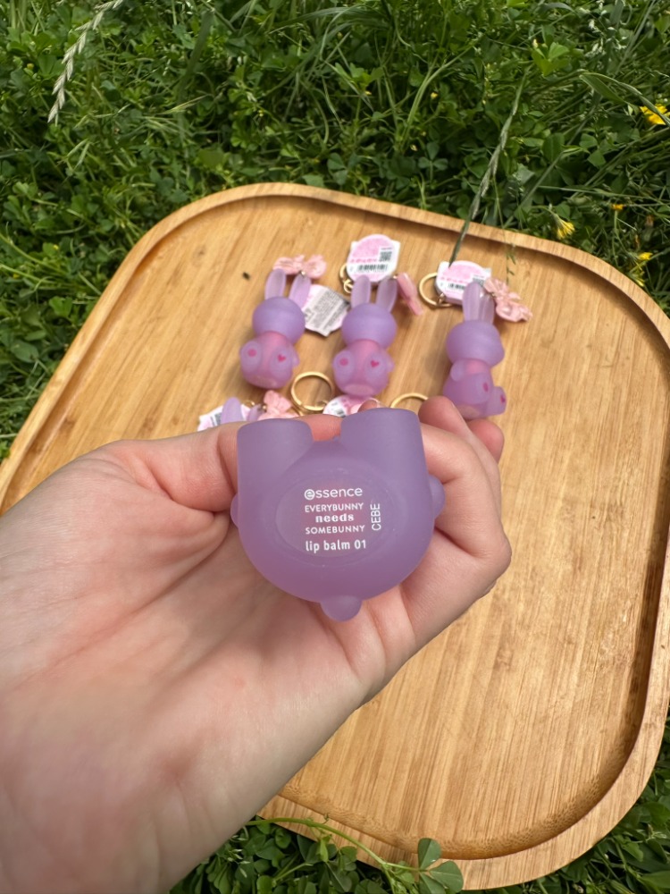 Essence Everybunny Needs Somebunny Lip Balm