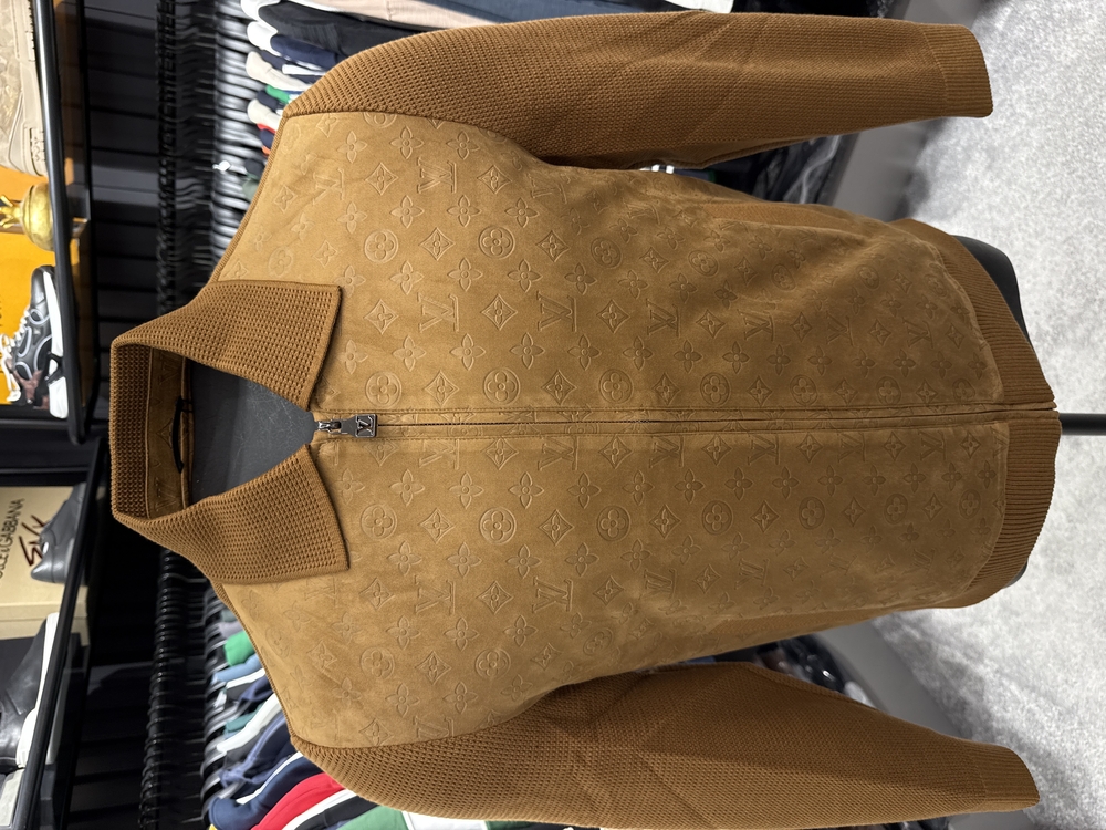 Outlet ürünü İthal Louis Vuitton Monogram Desenli Süet Ceket (Taba-6118)