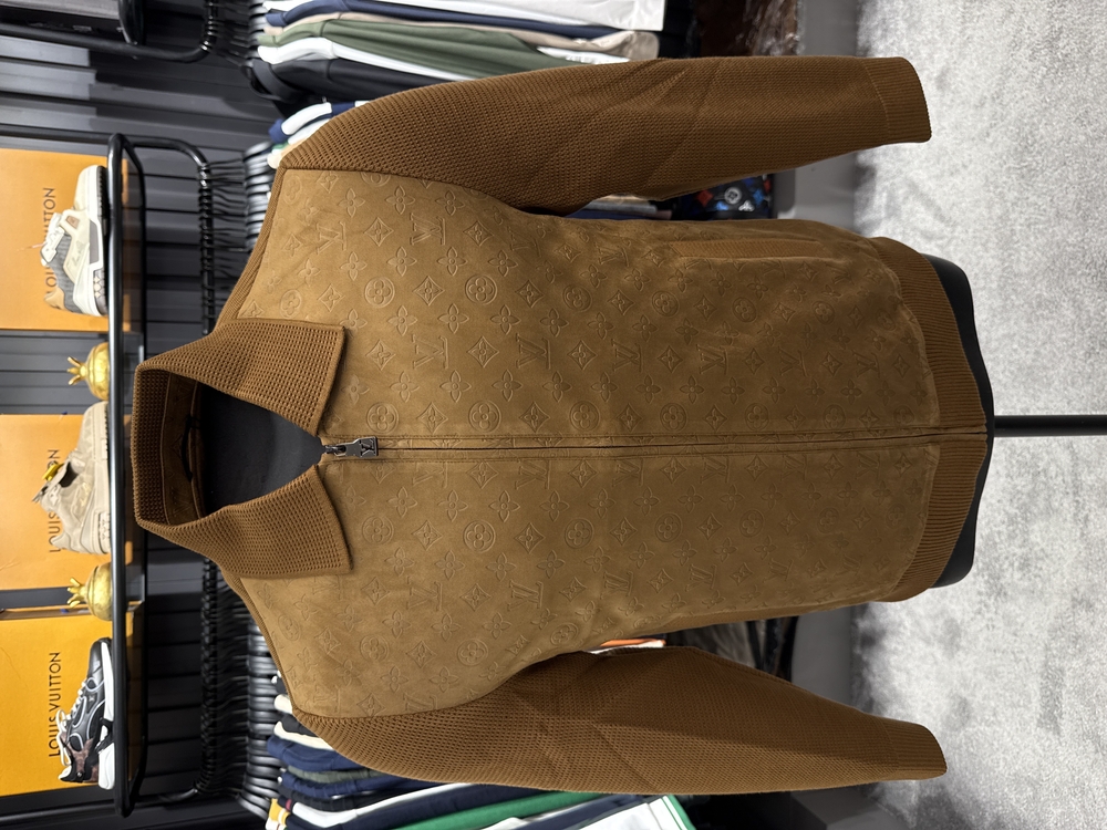 Outlet ürünü İthal Louis Vuitton Monogram Desenli Süet Ceket (Taba-6118)