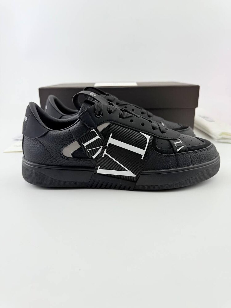 Valentino Garavani Sneakers (İTHAL ÜRÜN)
