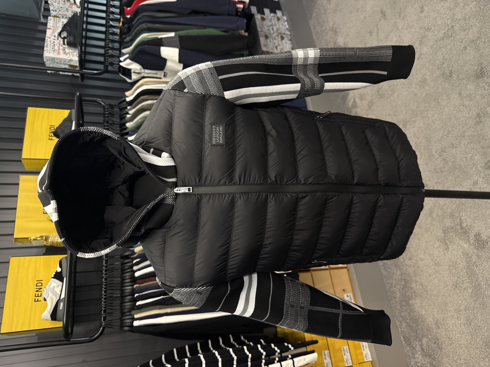 İthal Burberry Kapşonlu Çelik Örme Mont 4639 (Siyah)