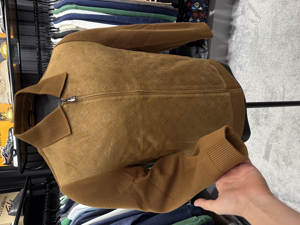 Outlet ürünü İthal Louis Vuitton Monogram Desenli Süet Ceket (Taba-6118)