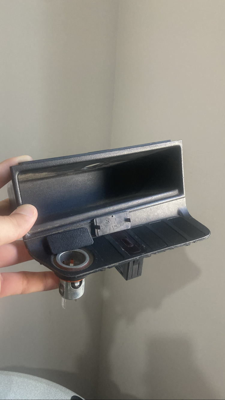 E36 orta konsol çakmaklık tuş çerçevesi ve kapakları 