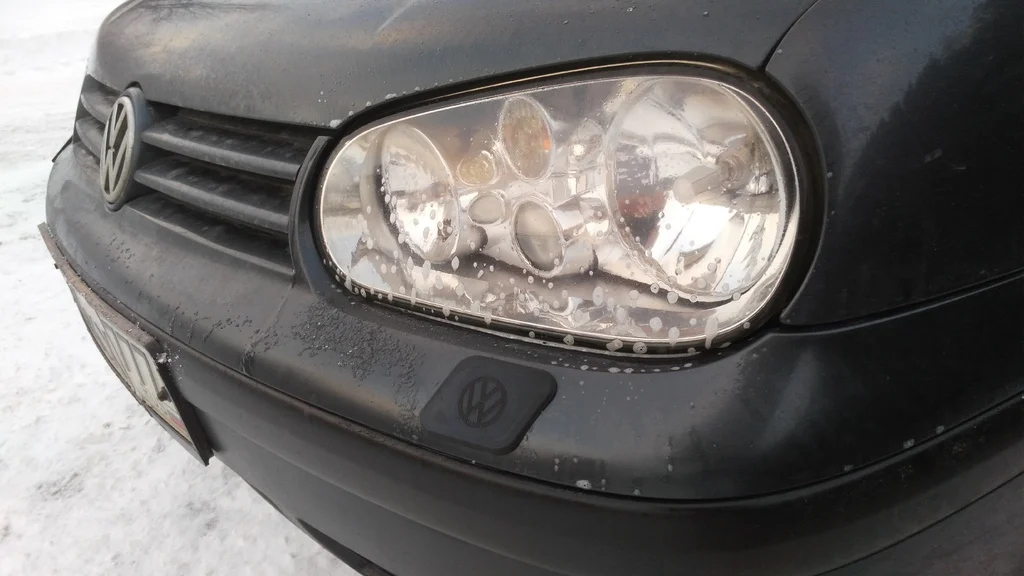 Golf 4 far altı yıkama kapakları