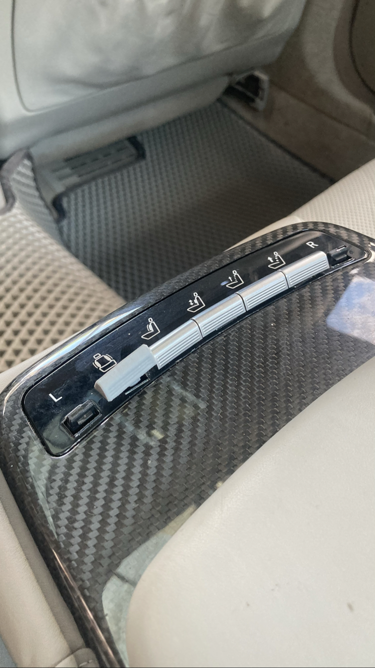 Mercedes E serisi arka koltuk kolçak ve klima altı tuşlar/butonlar