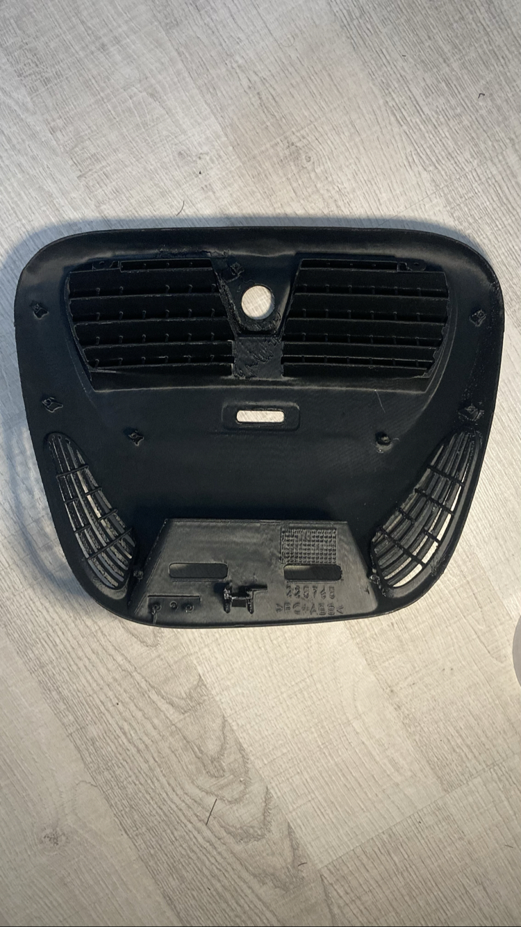 Alfa romeo 156 ön torpido havalandırma ve yolcu ekran çerçevesi