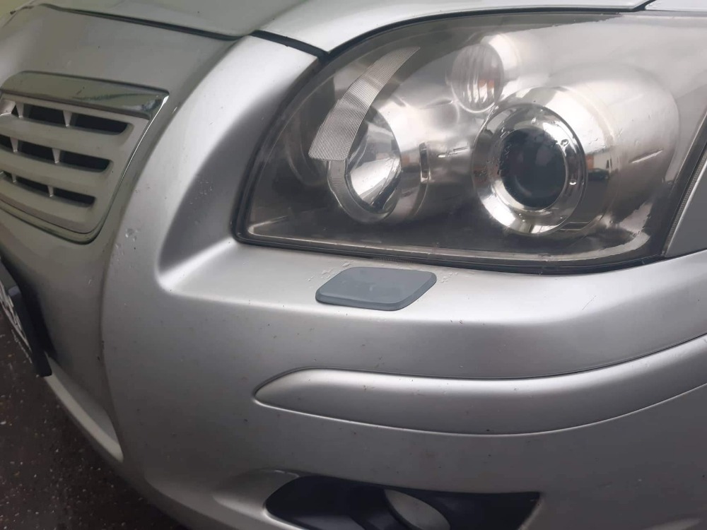 Toyota Avensis far yıkama kapağı sol 85045-05050