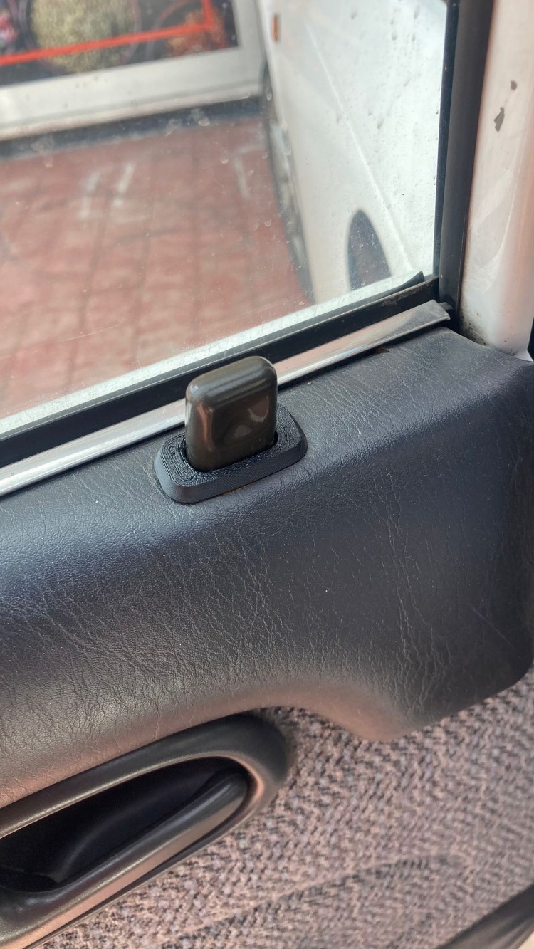 Toyota Kapı kilit kontrol düğmesi kapağı 6975112030B0
