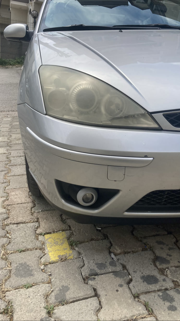 Ford focus st 2.0 sis farı çerçevesi