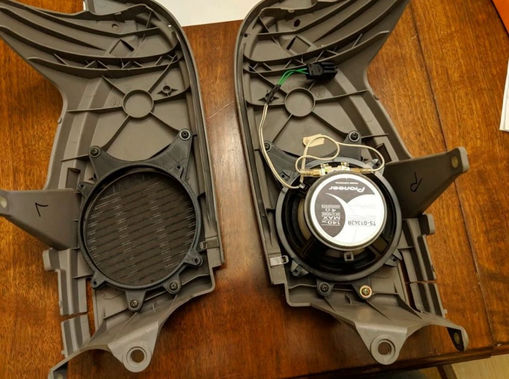 BMW 5.25" arka hoparlör adaptörü/braketi