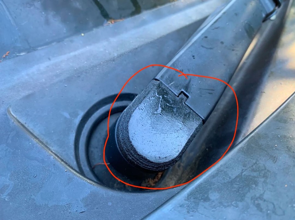 Nissan Navara Silecek Somun kapağı