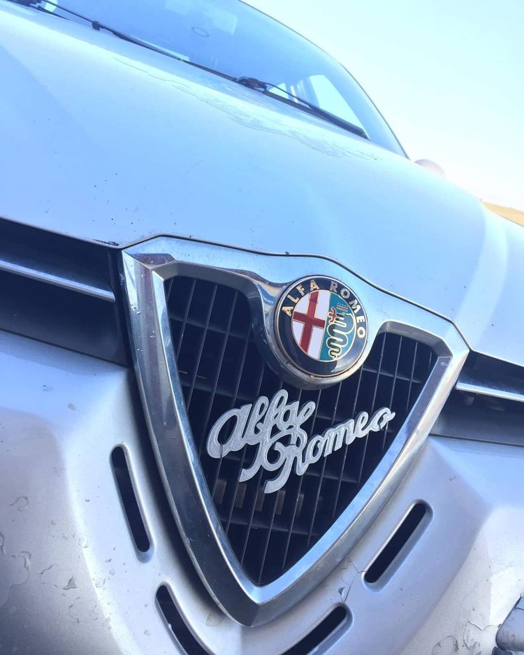 Alfa Romeo Tampon önü yazısı