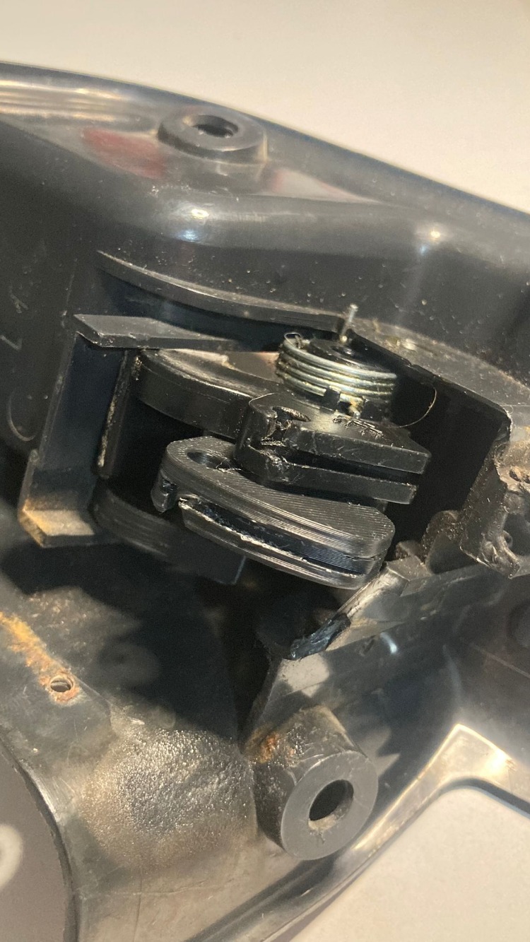 TOYOTA COROLLA 1993-2002 Kaput açma kolu 64640-12101