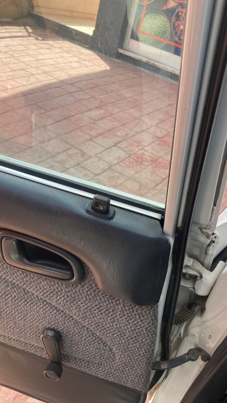 Toyota Kapı kilit kontrol düğmesi kapağı 6975112030B0