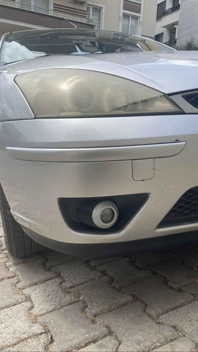 Ford focus st 2.0 sis farı çerçevesi