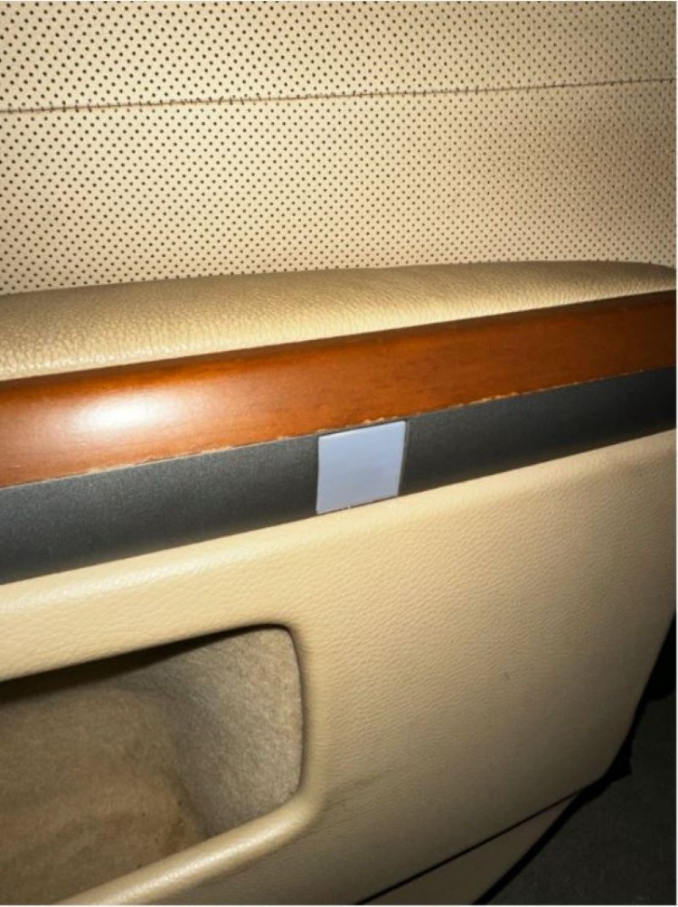 BMW 7  E65 E66 745i kapı döşemesi vida üstü kapak 51417025647
