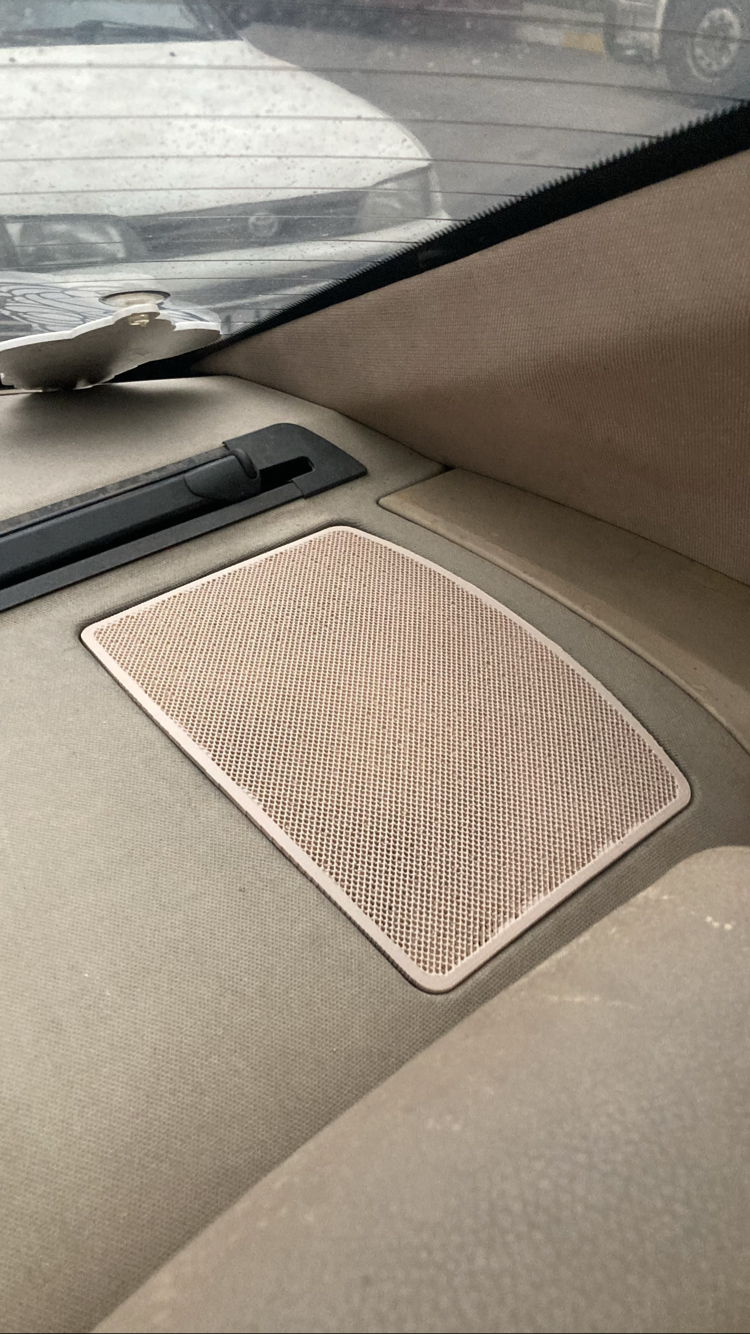 BMW E60 makam tarafı/pandizot bagaj üstü hoparlör kapağı ürün kodu: 51467113210