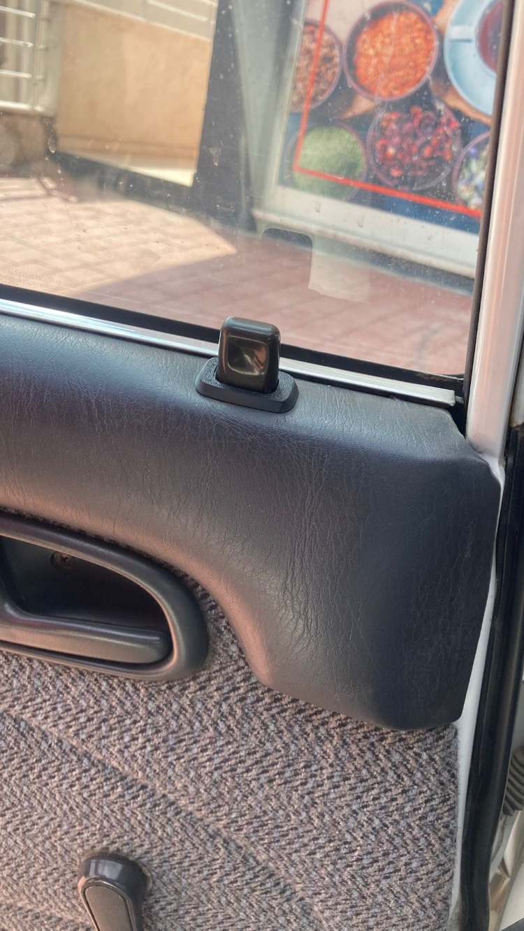 Toyota Kapı kilit kontrol düğmesi kapağı 6975112030B0